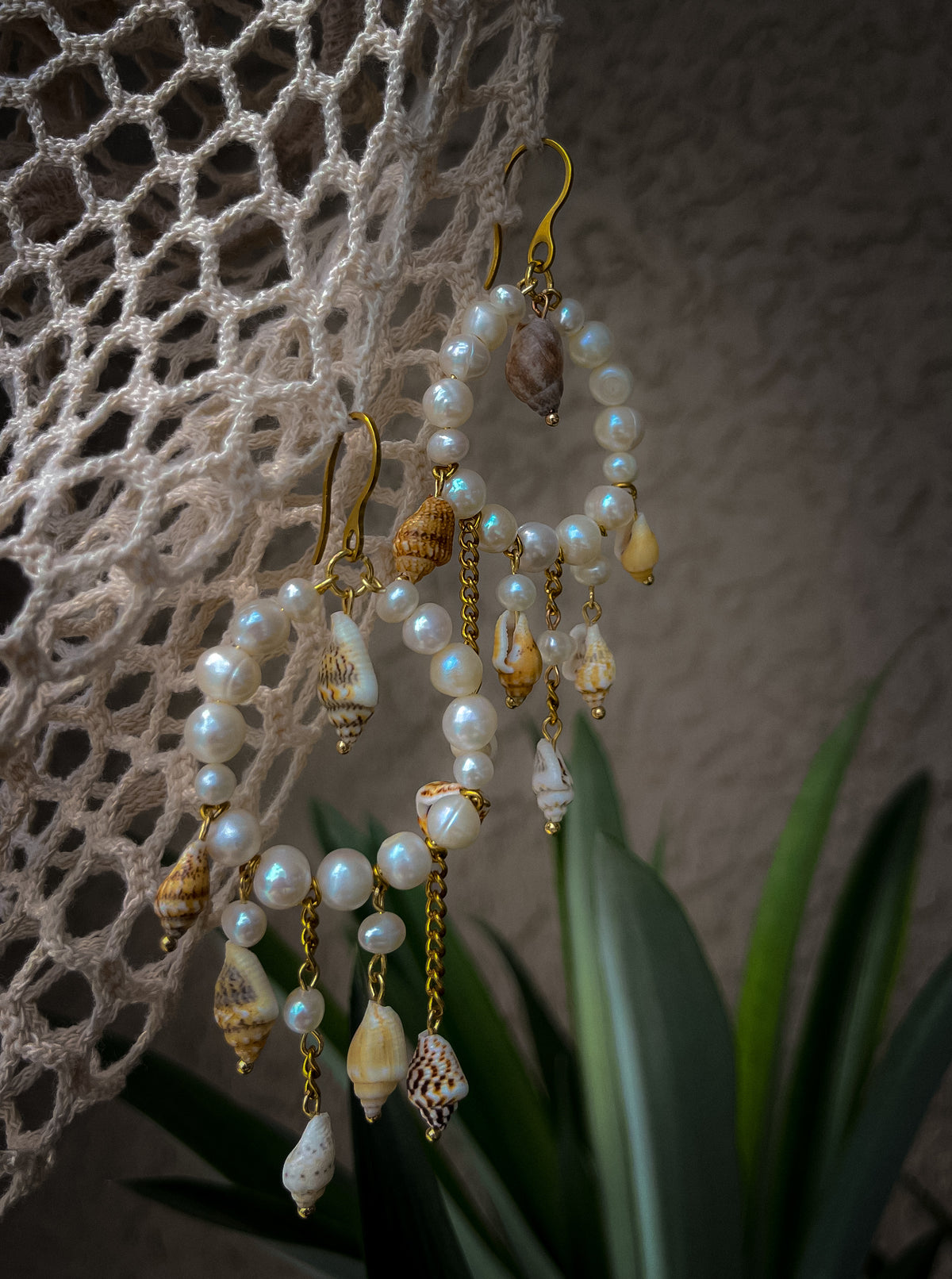 Mini-conch Pearl Hoops